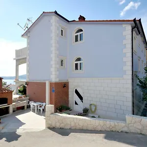 perfect-view-1.hotels-in-trogir.com/